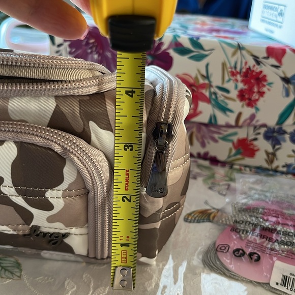 Camouflage Brown Lug trolley cosmetic bag - Picture 5 of 5